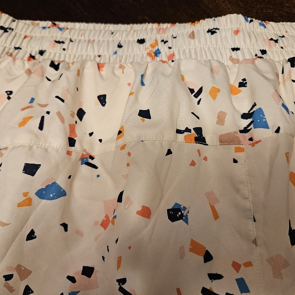 Fabletics shorts NWT - Picture 6 of 8